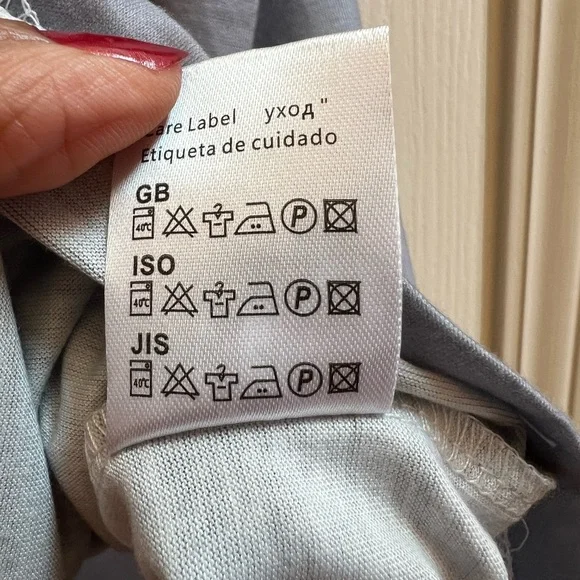 Stevie Nicks Gray Graphic T-Shirt with Iconic Print - Picture 5 of 5